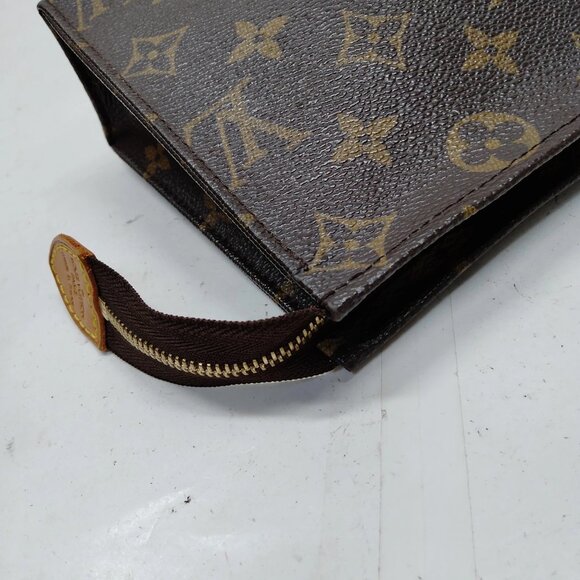 Louis Vuitton Cosmetic Pouch Poche Toilette 19 Brown Monogram mon390-103125 - Picture 6 of 16